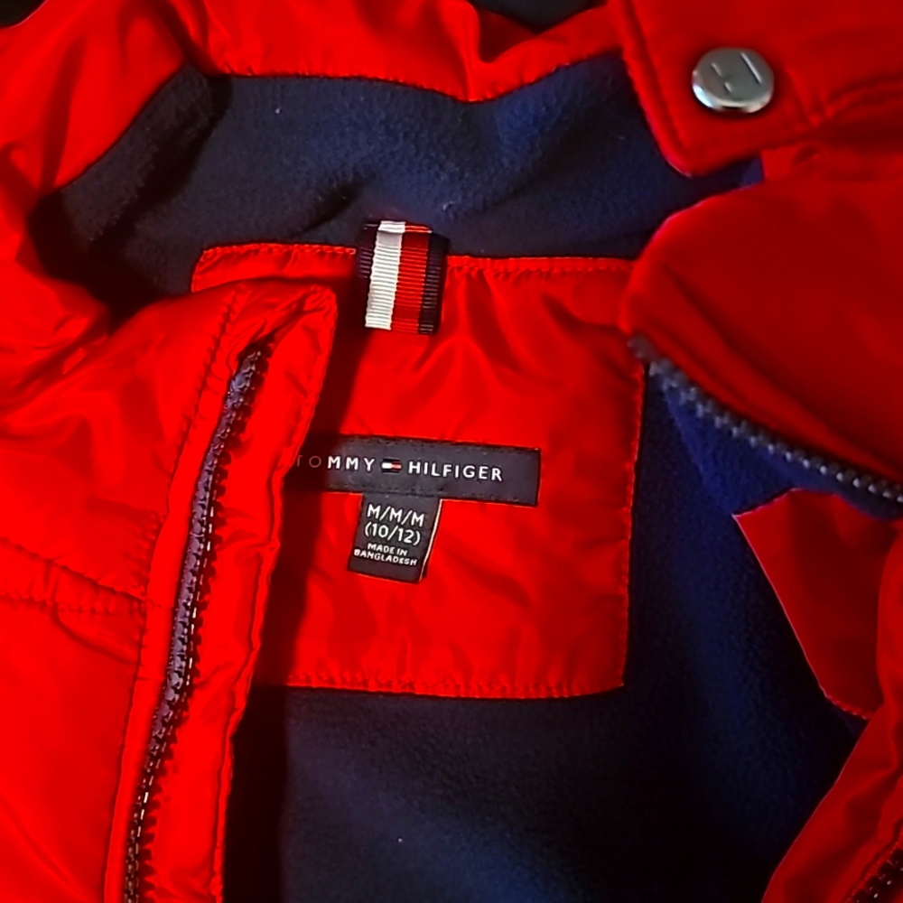 Tommy Hilfiger RED Boys winter Coat/Jacket size 10/12 just in time for the ❄️!